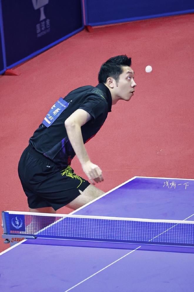 以及球员默 以及球员默