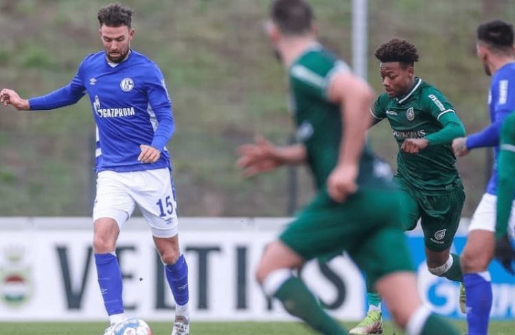 以其出色的 以其出色的