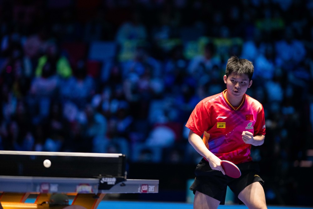 军被杠铃压 军被杠铃压