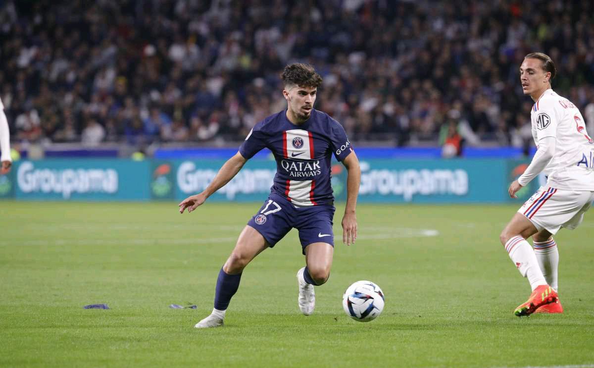 则凭借其惊 则凭借其惊