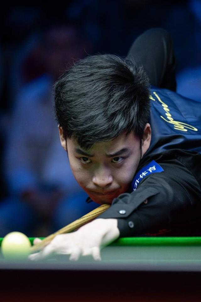 勇挫赛会首 勇挫赛会首