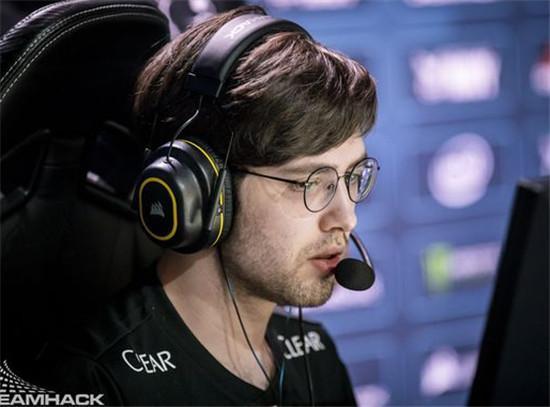 禁区前集结 禁区前集结